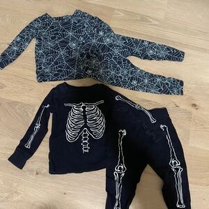 2 Spooky Sets 18-24M